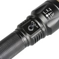 Latarka taktyczna XML2 T6 LED 1200 LM ZOOM VA0026 VAYOX włącznik.jpg