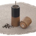 pol_pl_Mlynek-reczny-do-mielenia-pieprzu-soli-przypraw-drewniany-WOODEN-15-5-cm-12215_4.jpg